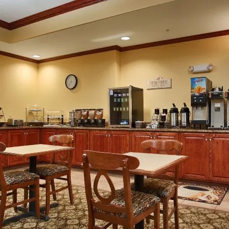 Best Western Plus Butterfield Inn