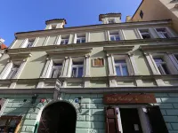 Hotel King George Hotels near Trdelnik