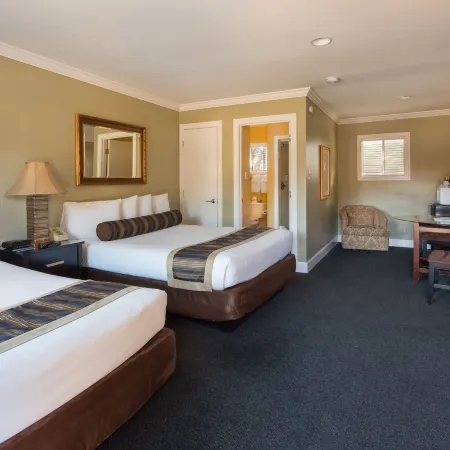 Sea Breeze Inn - Pacific Grove Отели рядом с достопримечательностью «Парк Лаверс-Пойнт»