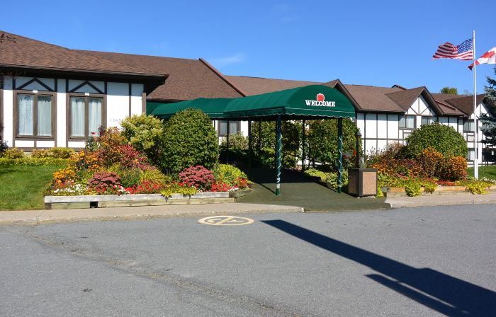 McIntosh Country Inn & Conference Centre