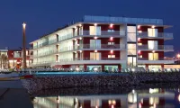 Agua Hotels Riverside Hôtels à : Estômbar