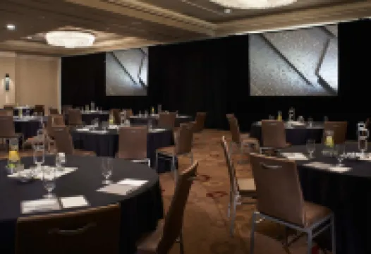 The Baronette Renaissance Detroit-Novi Hotel