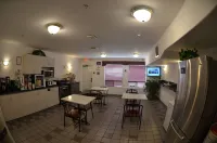 Days Inn by Wyndham Taber Hotels in Taber