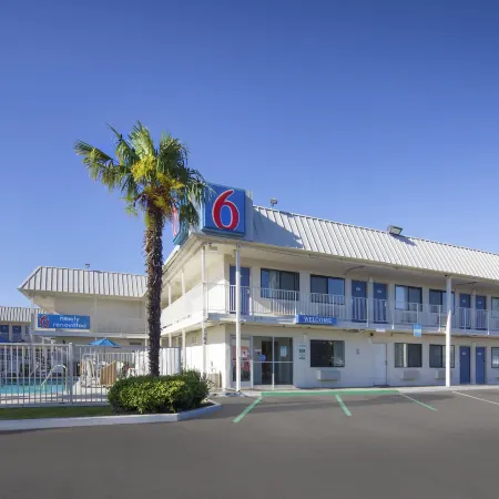 Motel 6 Woodland, CA - Sacramento Airport