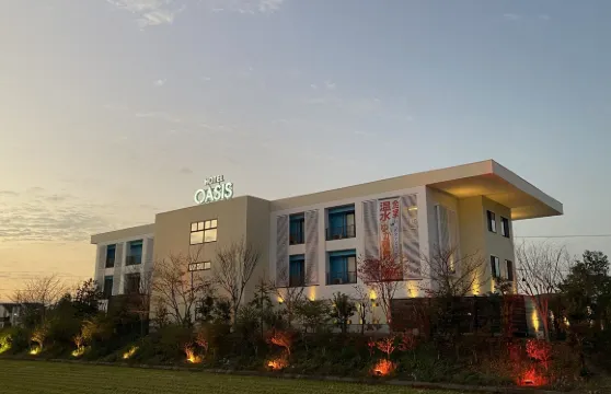 綠洲酒店 - 限成人