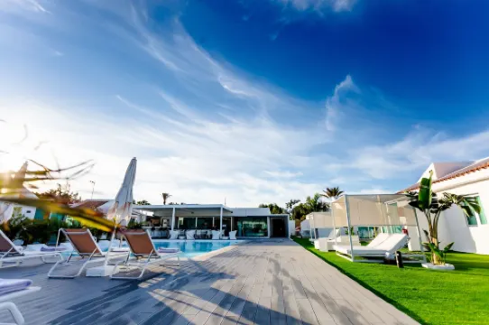 Seven Hotel & Wellness - Gay Men Only