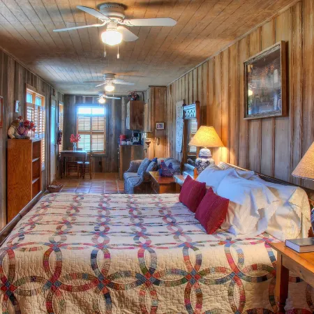 Kuebler Waldrip Haus B&B
