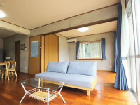 Tida Gesashi Hoteles en Higashi