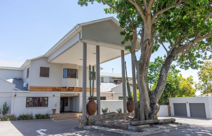 Loerie Guest Lodge