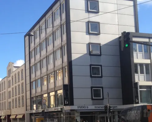 Business Hostel Wiesbaden One Hotels near Mitte