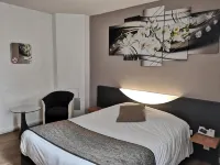 L'Hôtel du Marais Romilly Centre Hotel a Nogent-sur-Seine