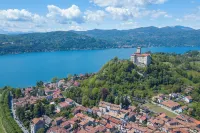Angera Relax & Pool - Happy Rentals