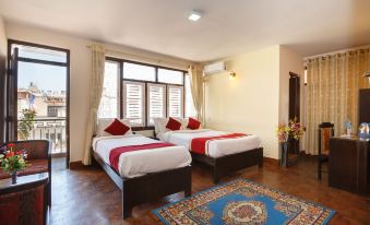 Holidays Nomad Hotel