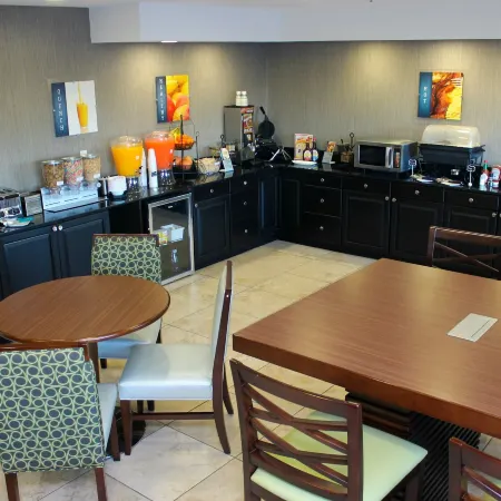 Baymont by Wyndham Maumee Toledo