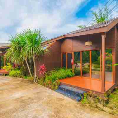 デ ビンタン ヴィラ Hotel Exterior