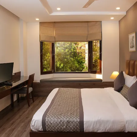 Ahuja Residency DLF Phase 2 Отели рядом с достопримечательностью «Бизнес-центр DLF CyberHub»