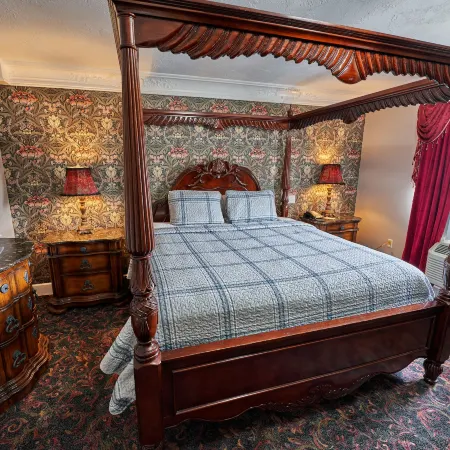 Hyannis Plaza Hotel