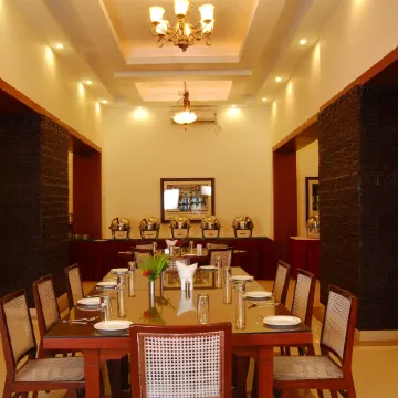 Chanakya Bnr Hotel