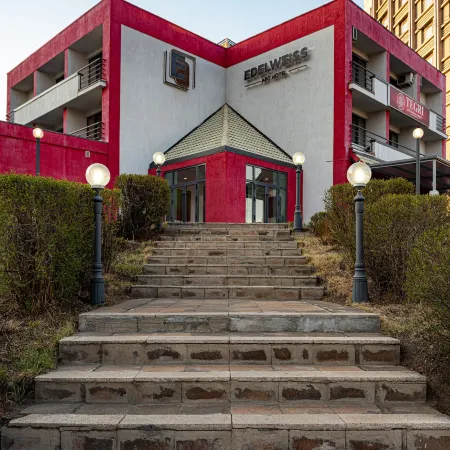 Edelweiss Art Hotel