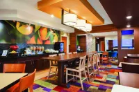 Fairfield Inn & Suites Lansing West Hotels in Waverly