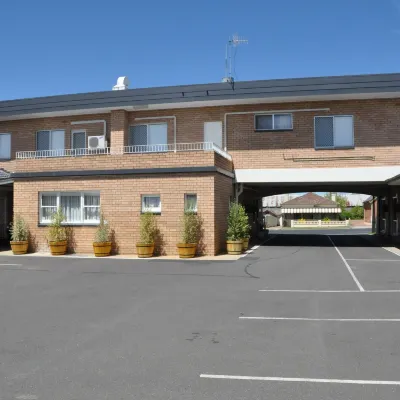 คันทรี ลอดจ์ มอเตอร์ อินน์ โรงแรมใกล้Bathurst