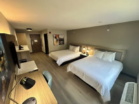 La Quinta Inn & Suites by Wyndham Greenville Hotels in Greenville