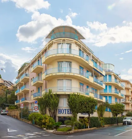 Hotel Majestic by Lvg Hotel Collection Отели в г. Алассио