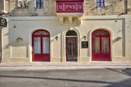 Julina Boutique Living Отели рядом с достопримечательностью «Моста Ротунда»