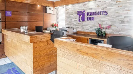 Knights Inn North Bay Отели рядом с достопримечательностью «Университет Ниписсинг»