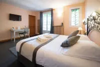 Logis Hôtels - Hôtel Restaurant Domaine les Falaises Hotels in Martel