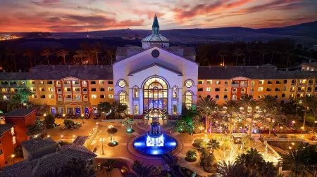 R2 Rio Calma Отели рядом с достопримечательностью «Pájara Beach»