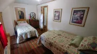 The Twin Lakes Inn