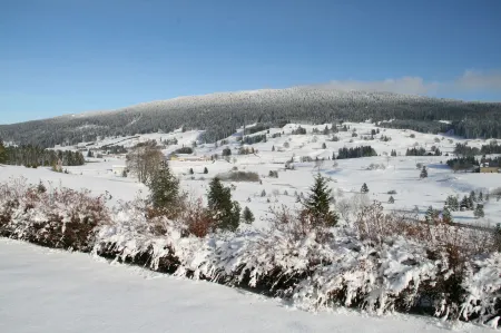 Au Coeur du Lapidaire Отели в г. Корьер