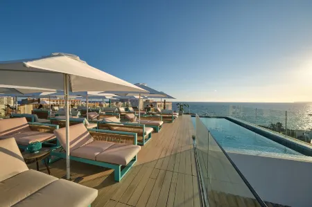 Hotel Villa Chiquita - Adults Only - over 12 Отели в г. S'Estanyol