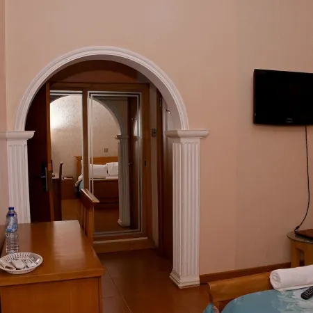 LaMaison Hotel