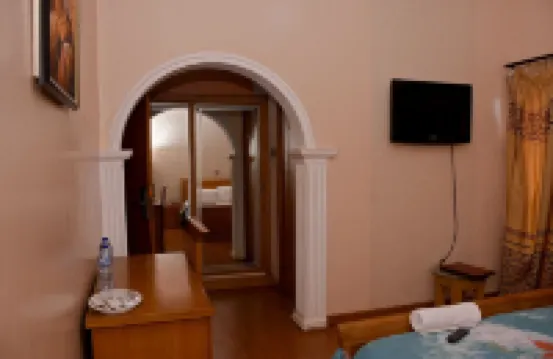 LaMaison Hotel