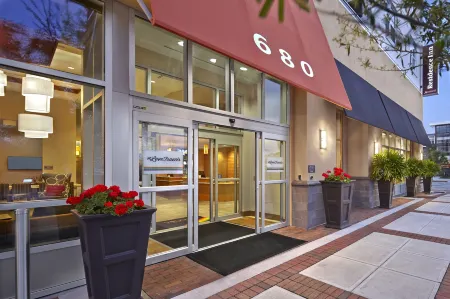 Residence Inn Orlando Downtown Отели рядом с достопримечательностью «Harry P Leu Gardens»