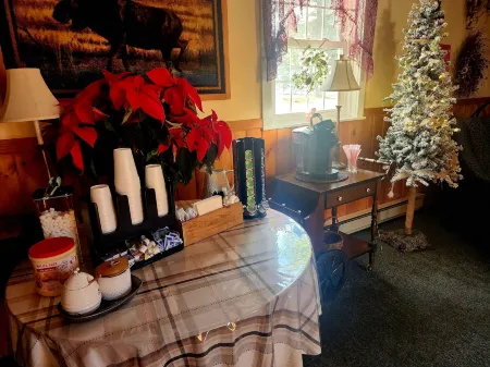 Covered Bridge Riverview Lodge