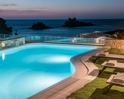 Made by the Sea Villas 9 Bdrm Hotels in Mades