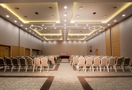 1. 힐튼 가든 인 ..