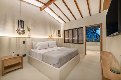 Provenza 6 Bedroom House by Housy Host