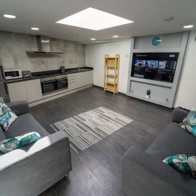 Spacious Comfortable Studio Near the University Hotels near Northfield