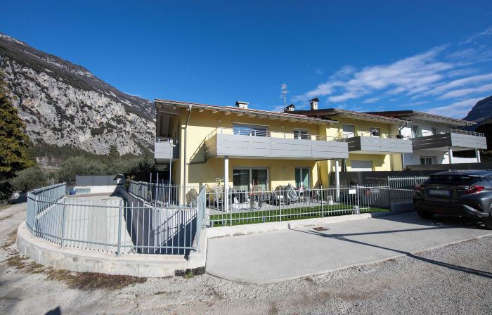 Mirabelle - Apartment with Terrace & Views - Happy Rentals