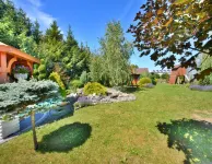 斯洛維諾的三卧室花園度假公寓