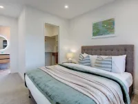Central Oasis Townhouse with Parking Hotels near Avondale