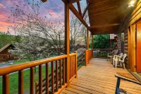 Dotties Place by Beyond Expectations W Hot Tub Hotel a Pittman Center