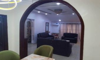 Rotzy Residences Adefowope - Home Away from Home