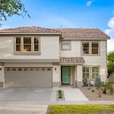 Gilbert Oasis 1Mile to DT w/Heated Pool & Game Room