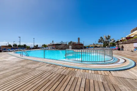 Holiday Club Playa Amadores Отели рядом с достопримечательностью «Плайя Анфи дель Мар»