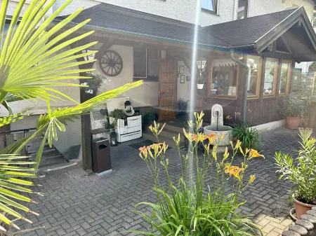 Landgasthof Waldeck Отели в г. Мондфельд